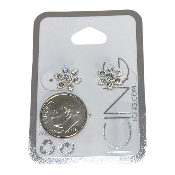 ❄️ Snowflake & Crystal Sterling Silver Earrings - Picture 2 of 3
